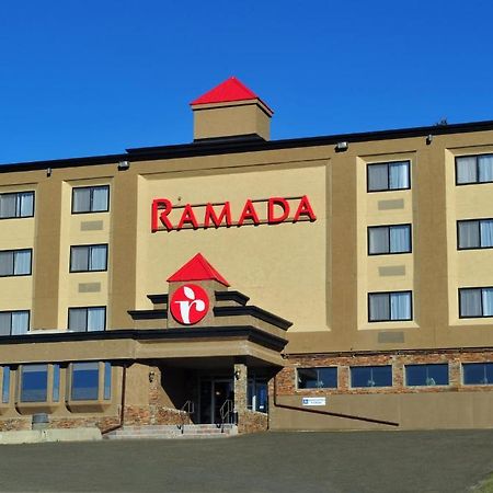 Ramada By Wyndham Уилямс Лейк Екстериор снимка